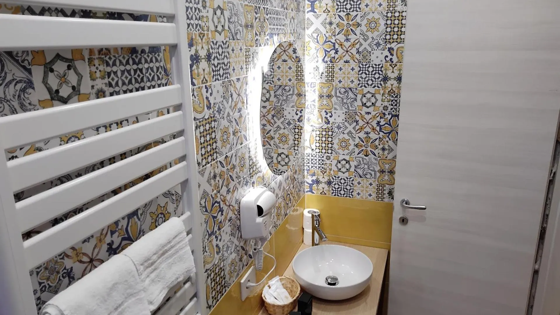 Andrew 2 Bed & Breakfast Naples Italy